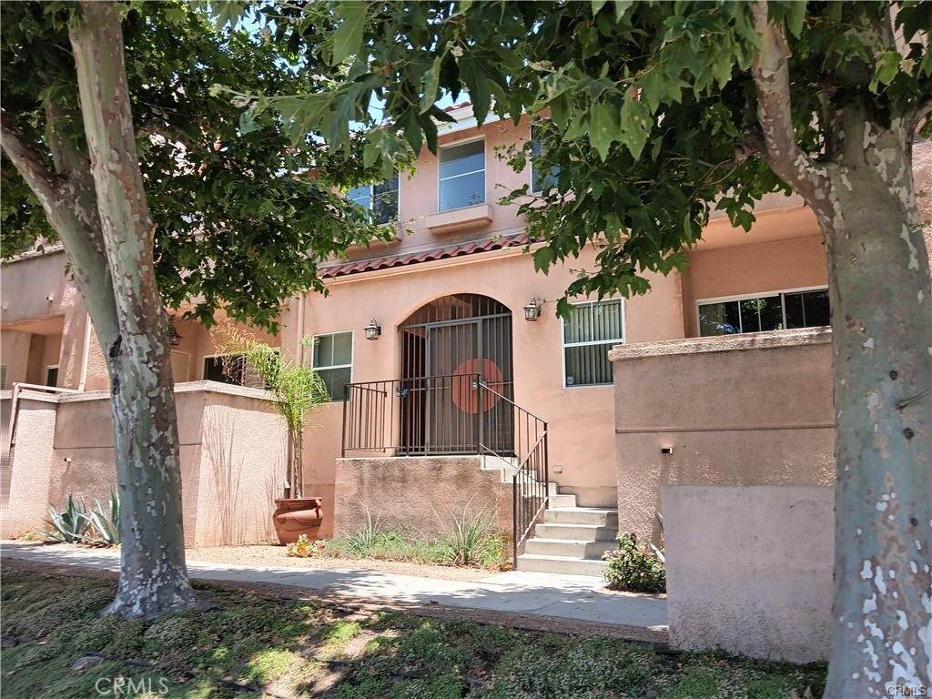 7320 Balboa Boulevard - Photo 1