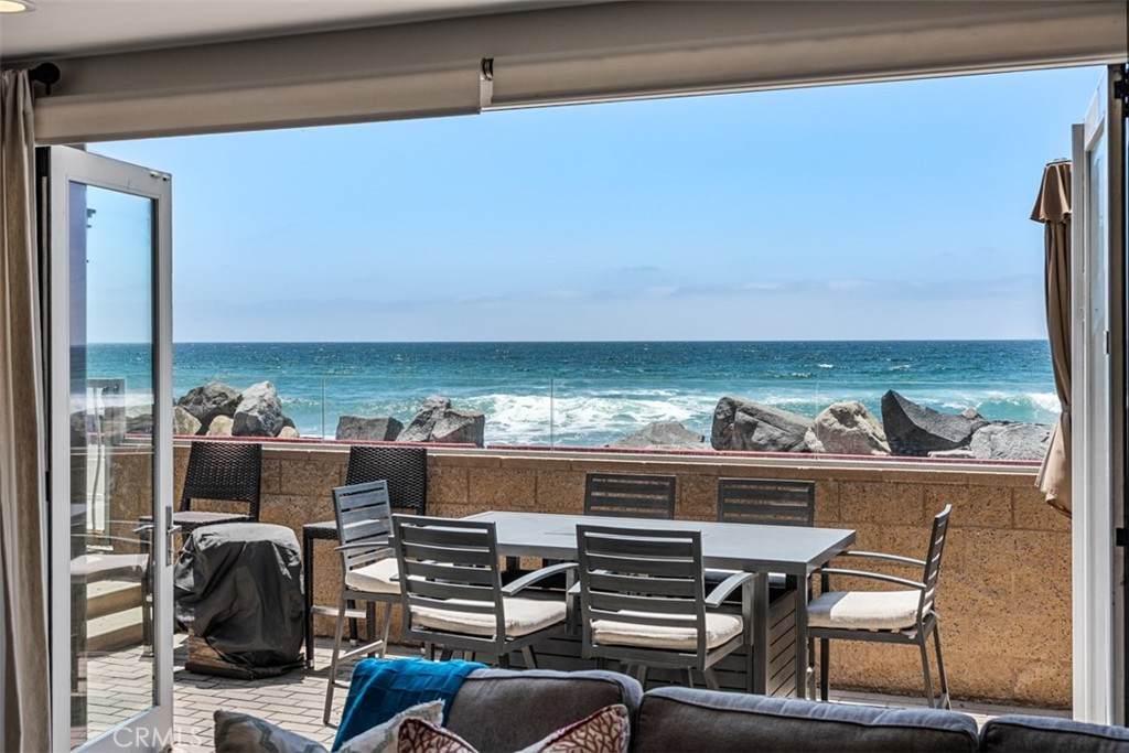 700 The Strand - Photo 1