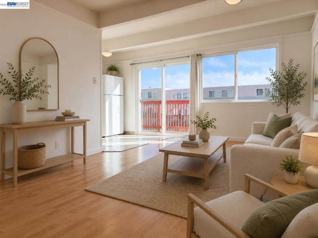 576 Sylvan St - Photo 1