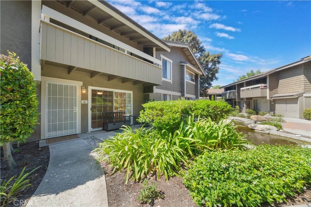 181 Streamwood - Photo 1