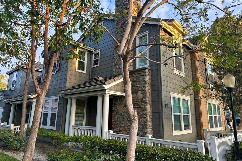15 Elmhurst - Photo 1