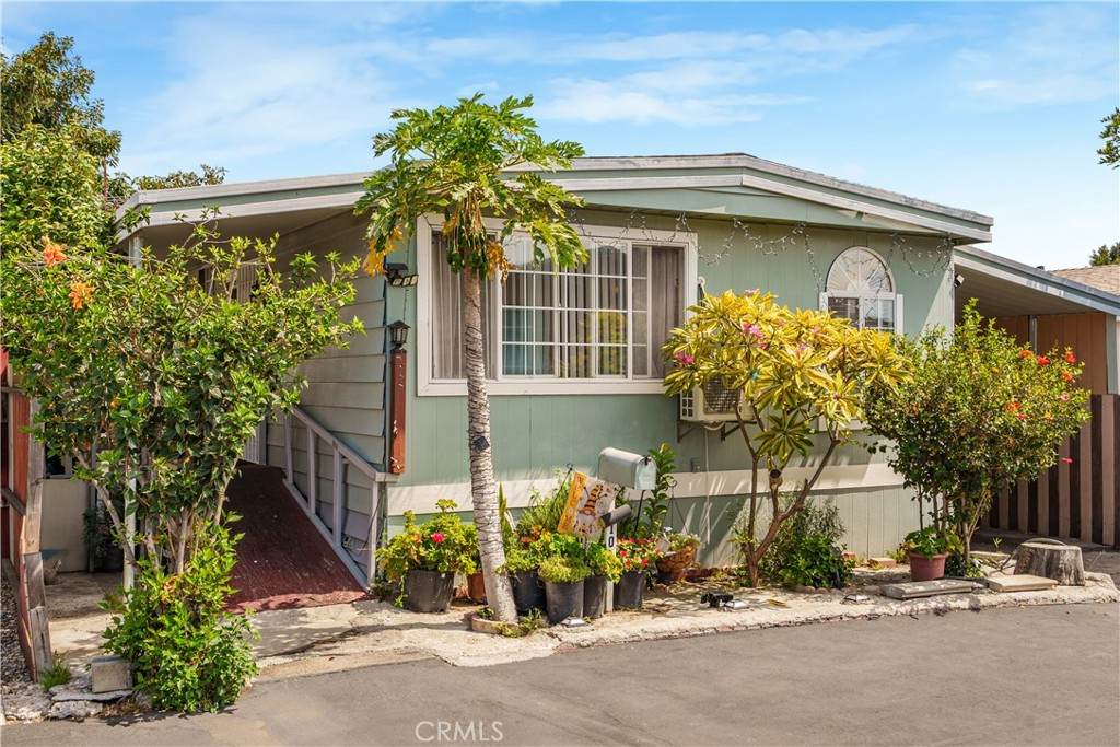 21111 Dolores St - Photo 1