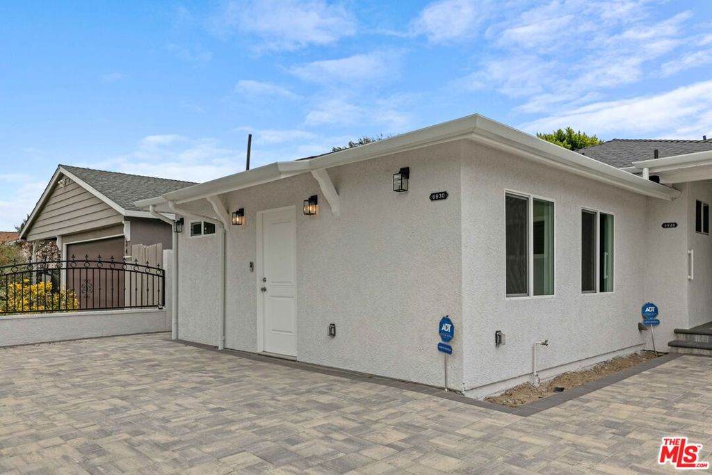 6930 Babcock Avenue - Photo 1
