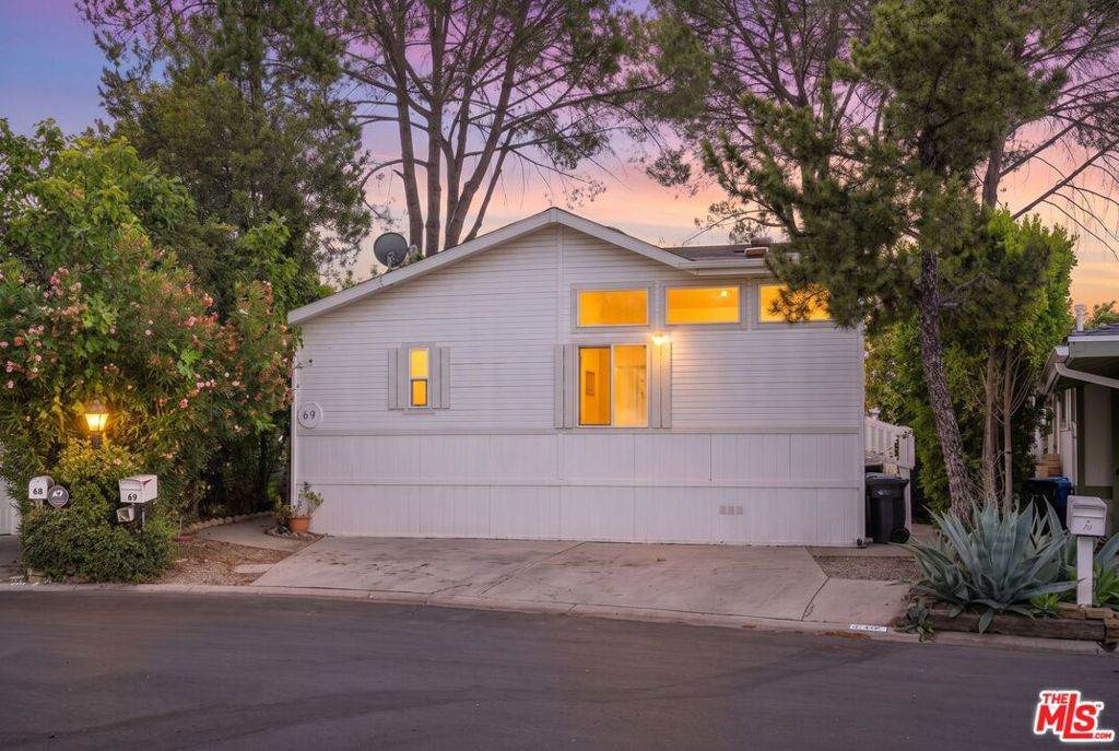 https://bt-photos.global.ssl.fastly.net/socal/orig_boomver_1_447441197-2.jpg