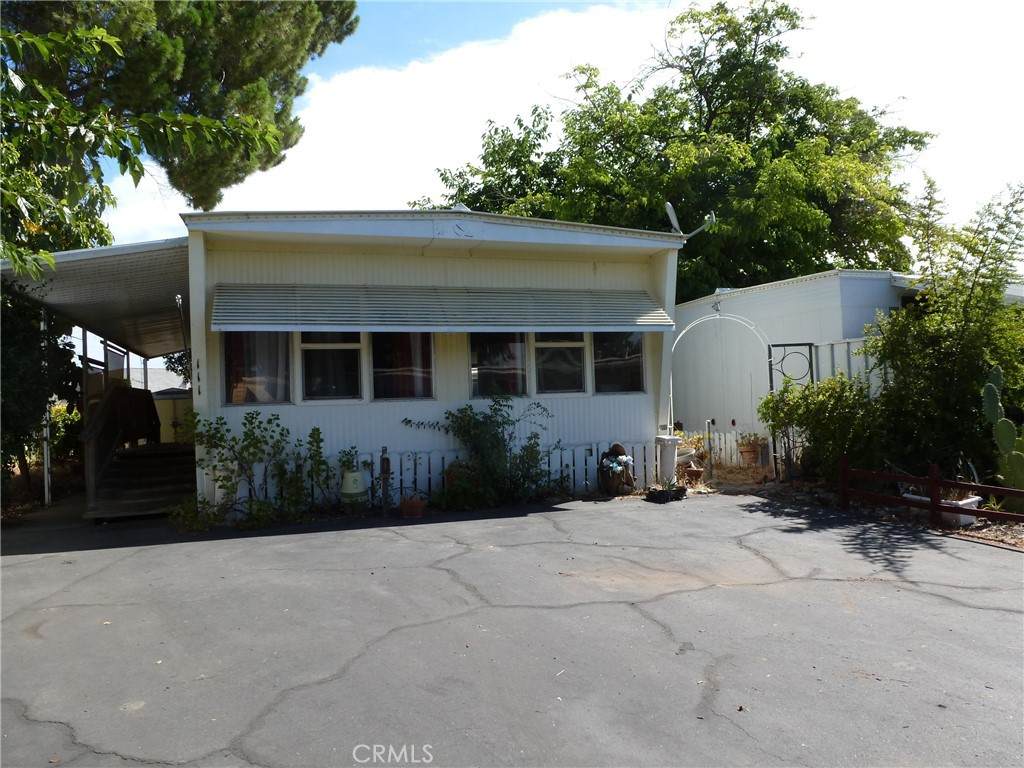 111 Cottonwood Circle - Photo 1