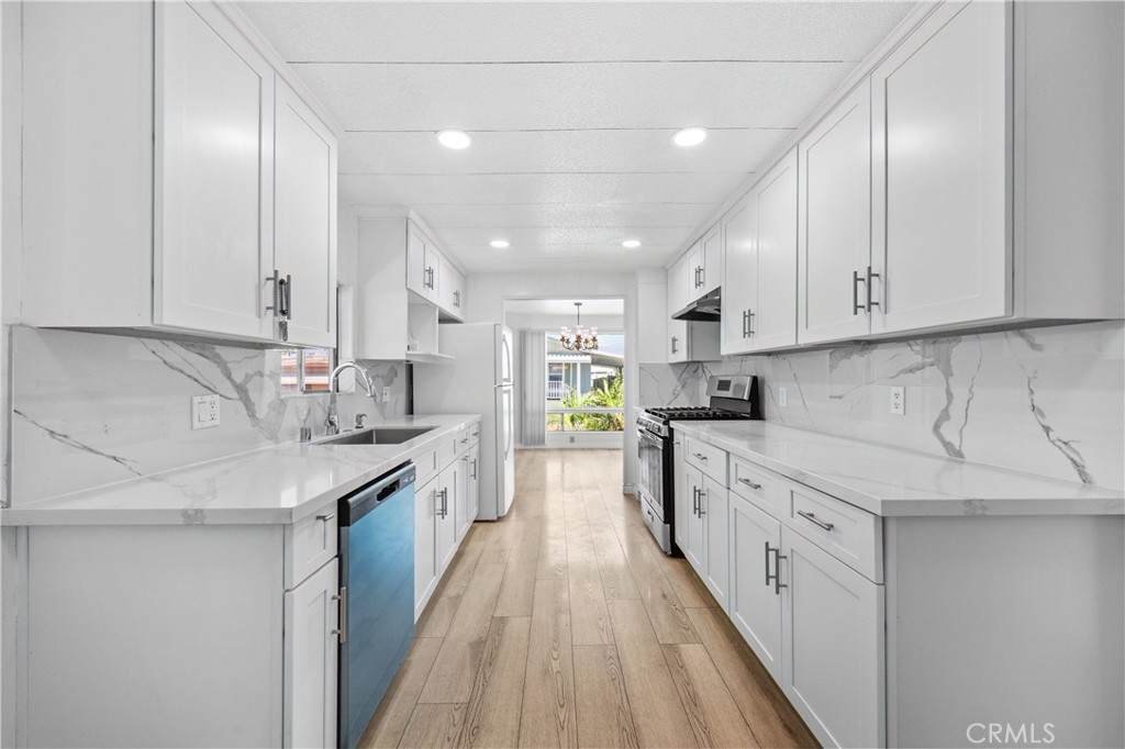 1205 Cypress St - Photo 1