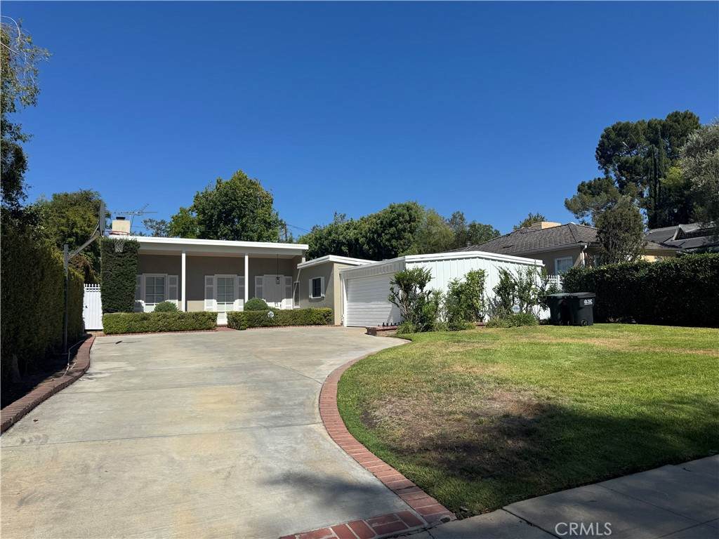 565 Sierra Vista - Photo 1