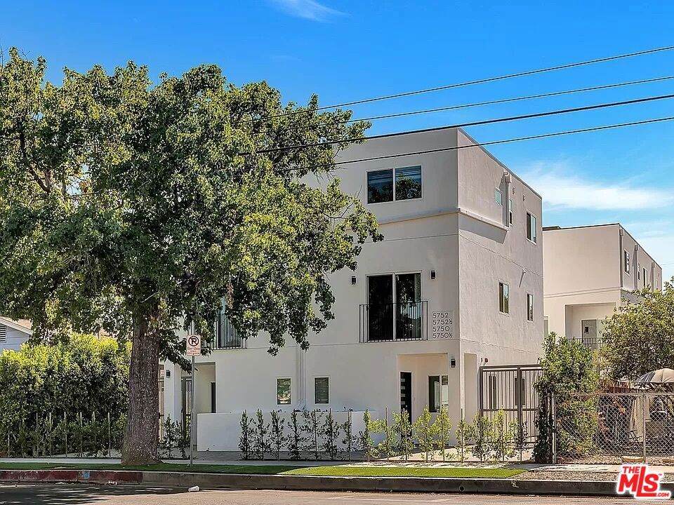 5752 Kester Avenue - Photo 1