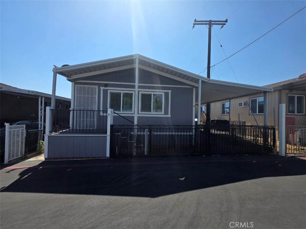 4300 Holt - Photo 1