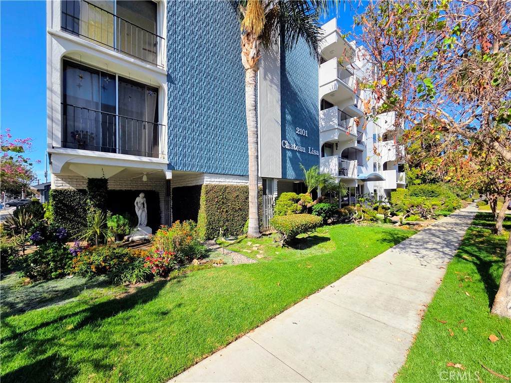 2101 2nd Street - Photo 1