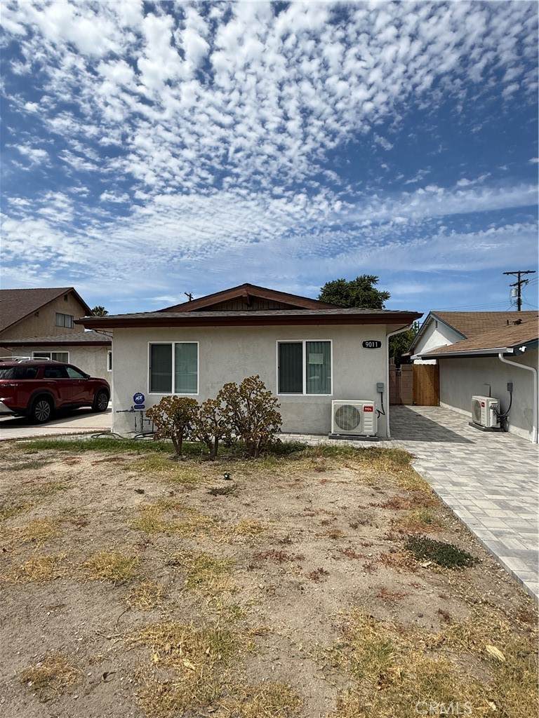 9011 Oneida - Photo 1