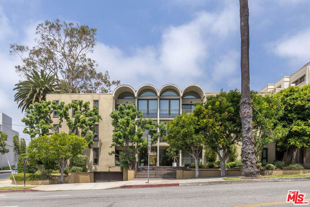 11789 Montana Avenue - Photo 1