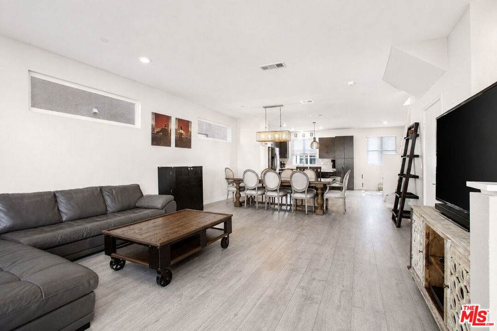https://bt-photos.global.ssl.fastly.net/socal/orig_boomver_1_447498107-2.jpg