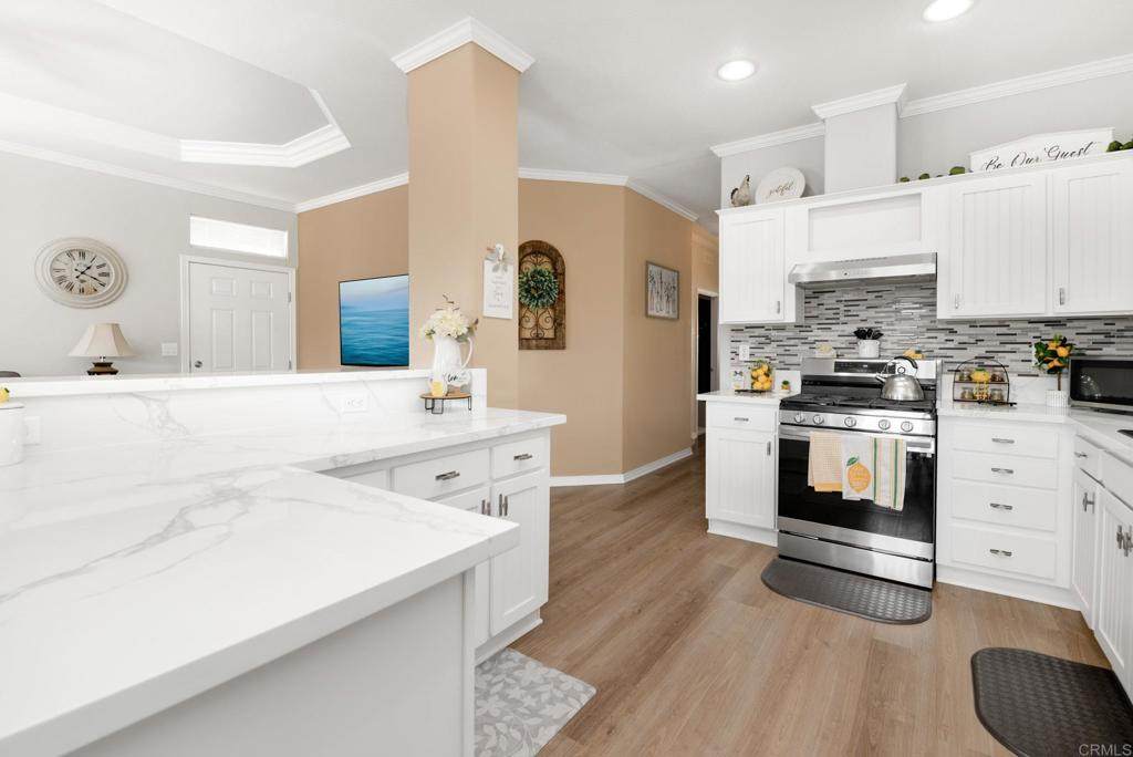 718 Sycamore Avenue - Photo 1
