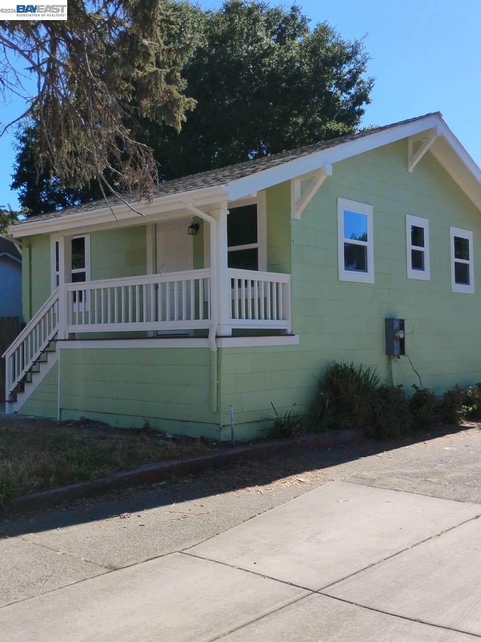 813 Butte St - Photo 1