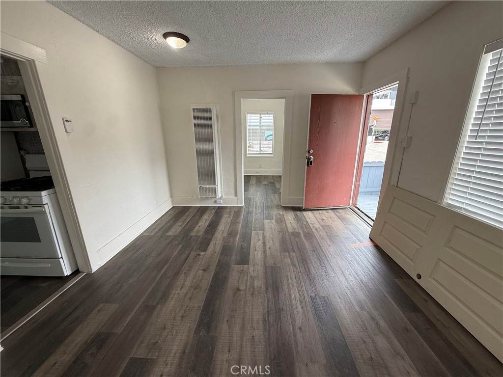 1053 Loma - Photo 1