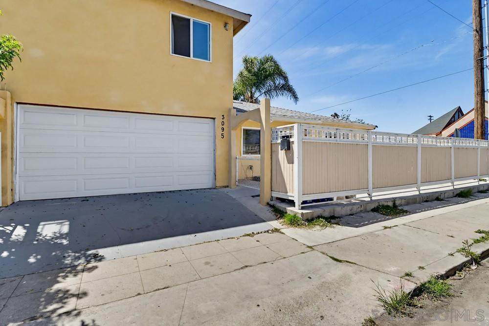 3095 L - Photo 1