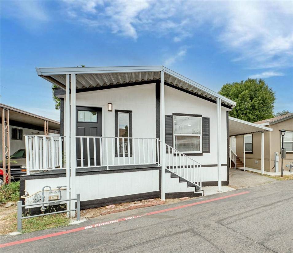 1512 5th Street - Photo 1