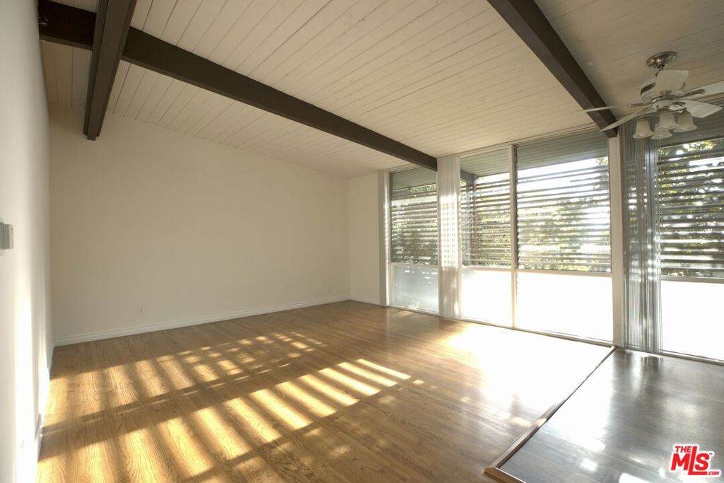 11133 Rose Avenue - Photo 1