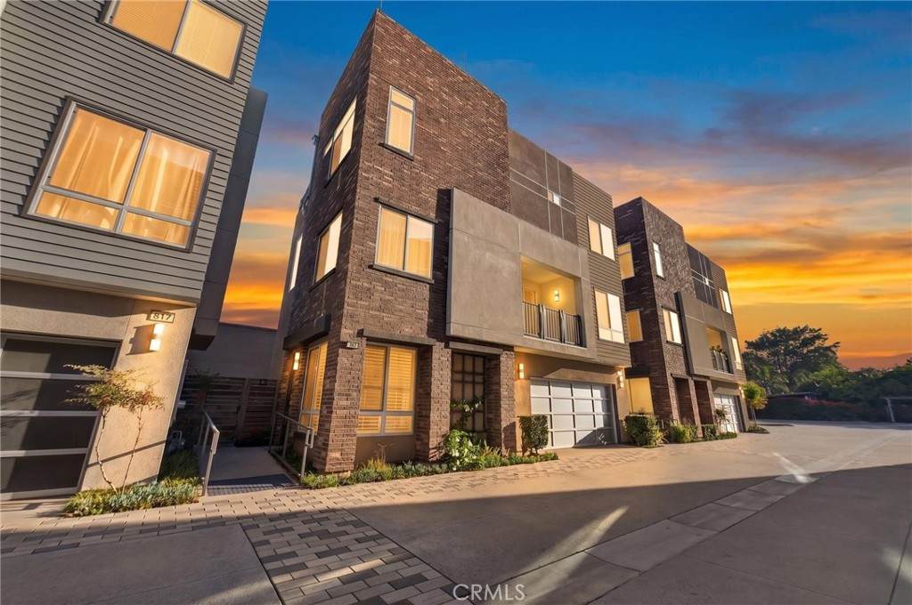 821 Brickyard - Photo 1