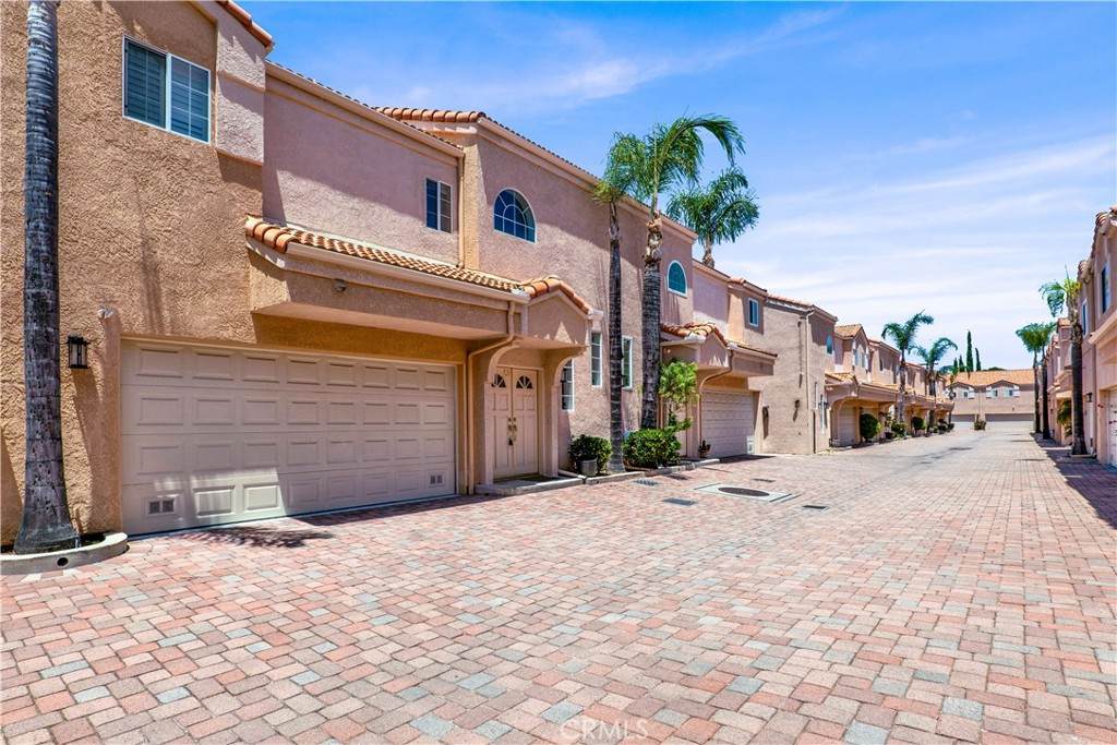 https://bt-photos.global.ssl.fastly.net/socal/orig_boomver_1_447608248-2.jpg