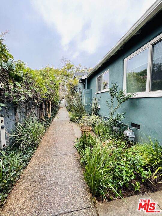 1243 25th Street - Photo 1
