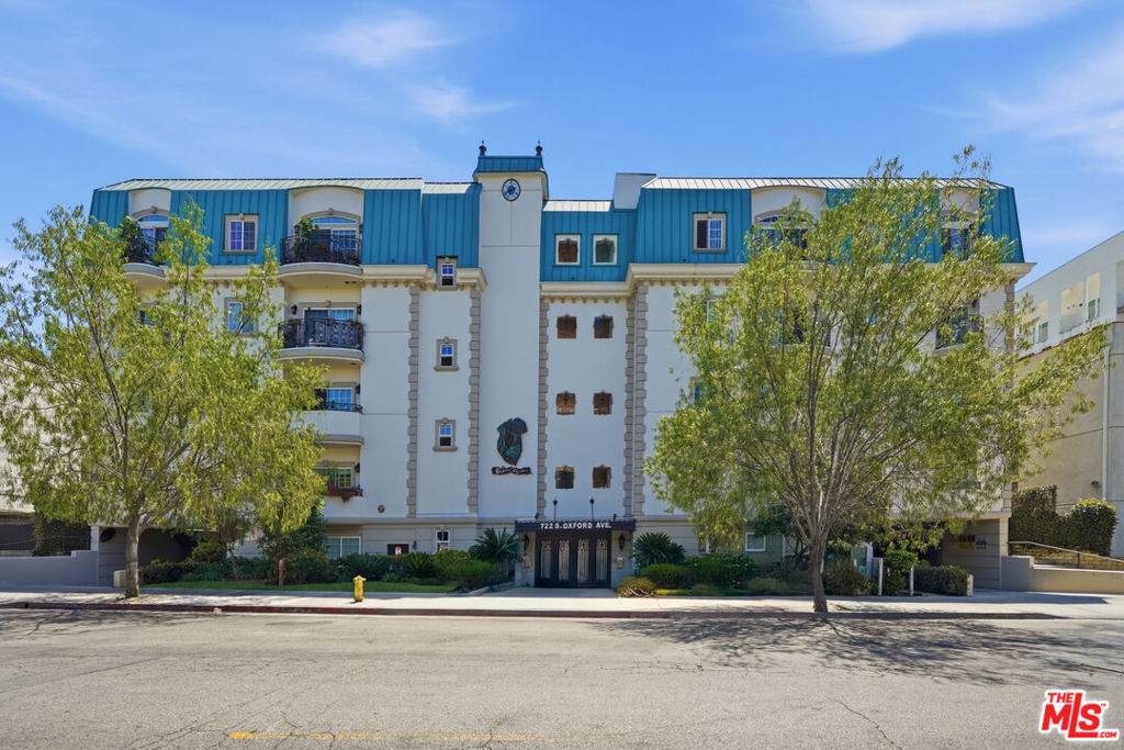 722 Oxford Avenue - Photo 1