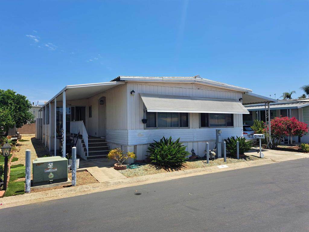 1010 Bobier Dr - Photo 1
