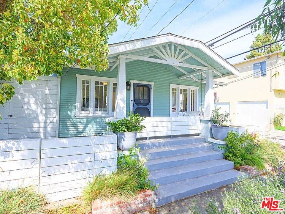 2213 Arizona Avenue - Photo 1
