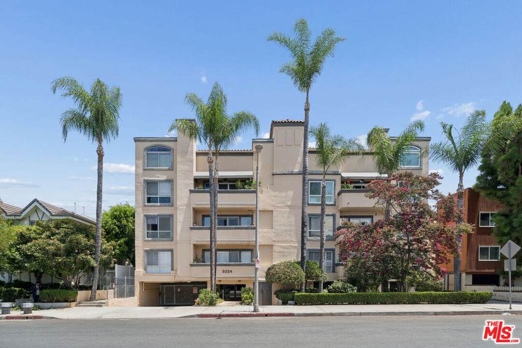 5224 Zelzah Avenue - Photo 1