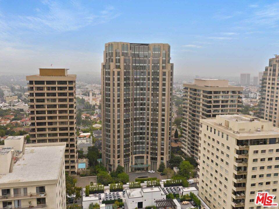 10776 Wilshire Boulevard - Photo 1