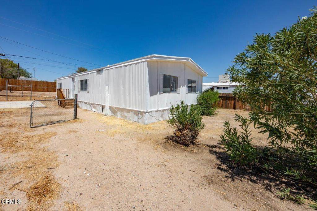 1404 Langley Avenue - Photo 1