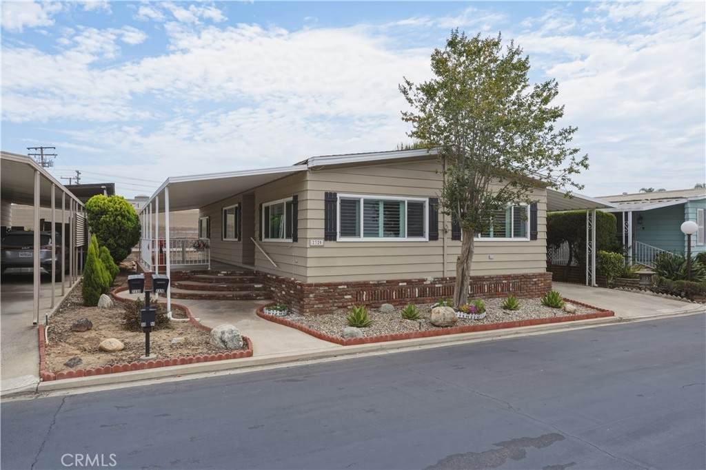 2320 Lake Glen - Photo 1