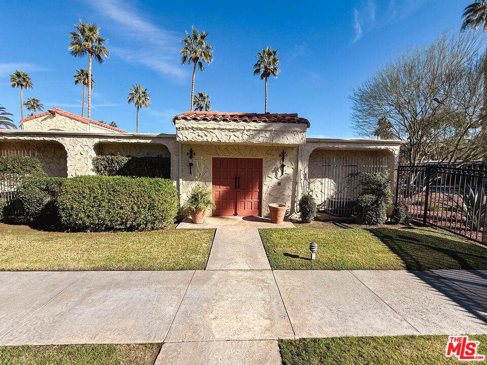 https://bt-photos.global.ssl.fastly.net/socal/orig_boomver_1_447711536-2.jpg