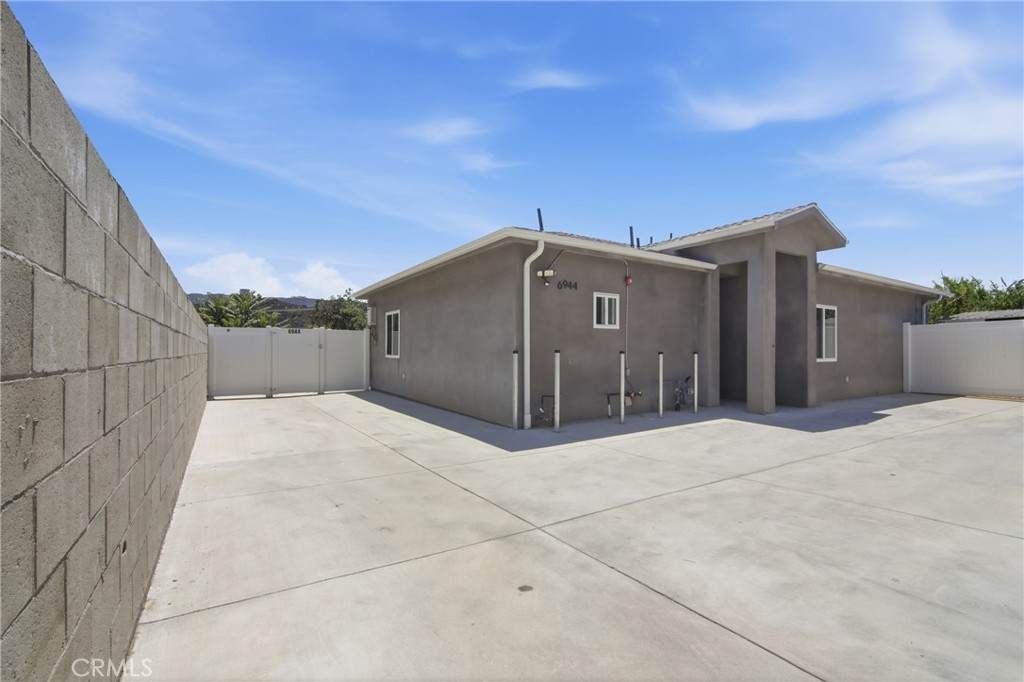 6944 Valmont - Photo 1