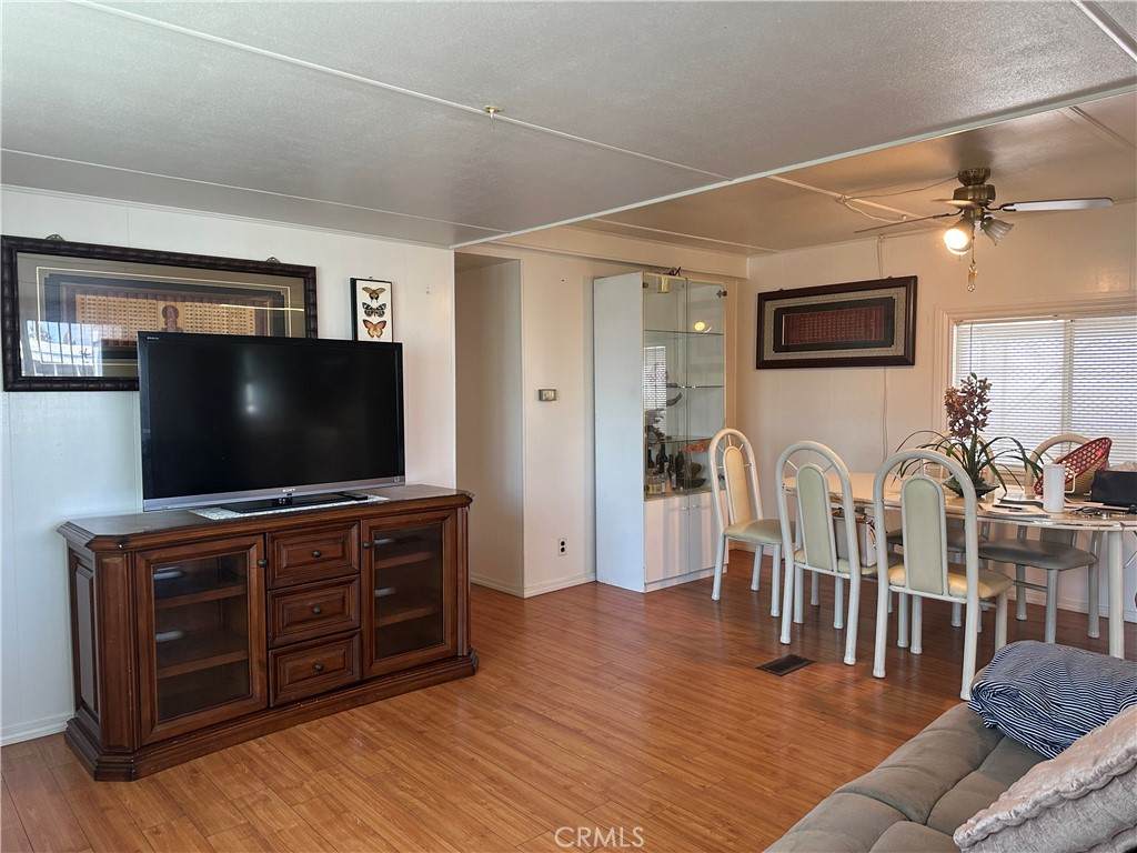 https://bt-photos.global.ssl.fastly.net/socal/orig_boomver_1_447759385-2.jpg