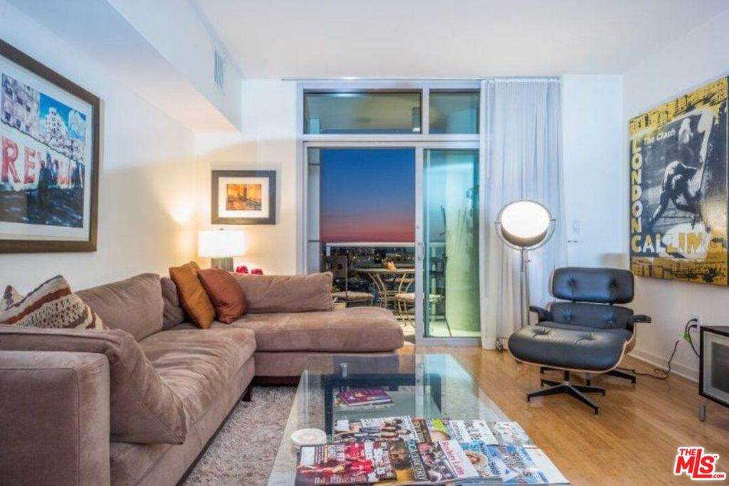 13700 Marina Pointe Drive - Photo 1
