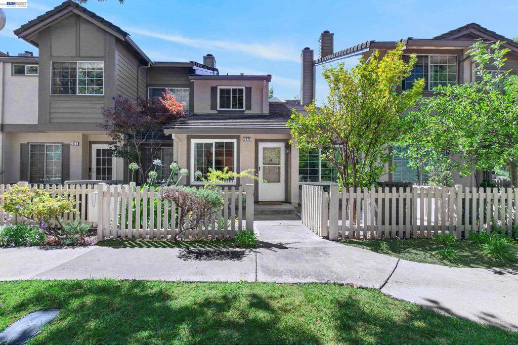 7422 Oxford Cir - Photo 1
