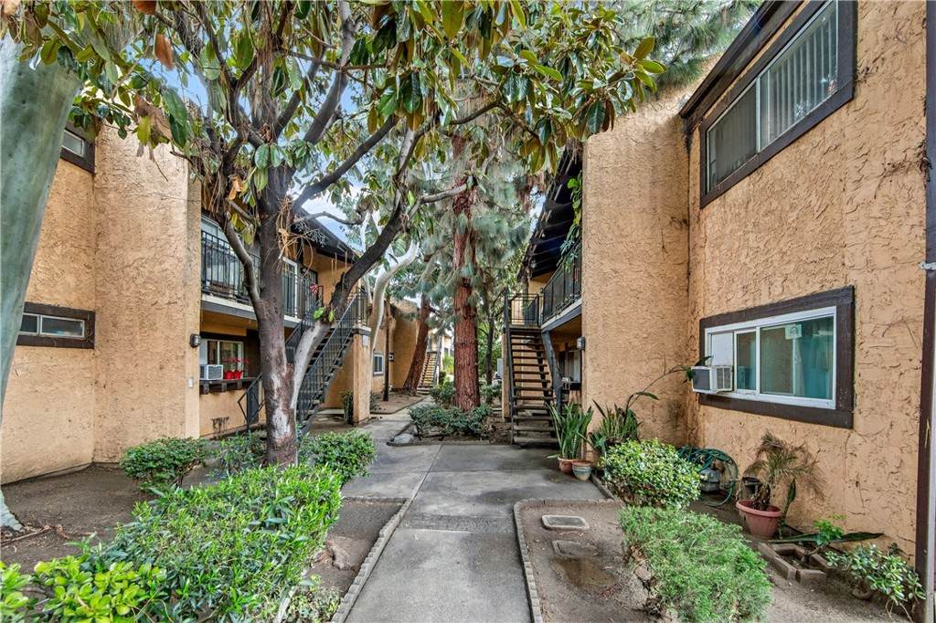https://bt-photos.global.ssl.fastly.net/socal/orig_boomver_1_447829146-2.jpg