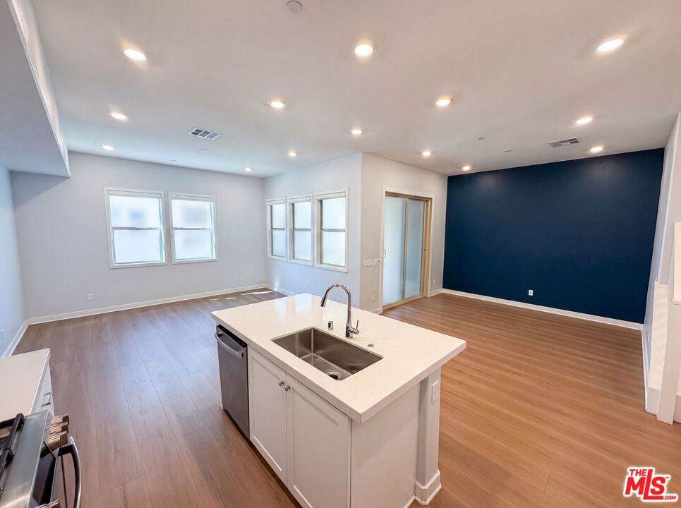 https://bt-photos.global.ssl.fastly.net/socal/orig_boomver_1_447829441-2.jpg