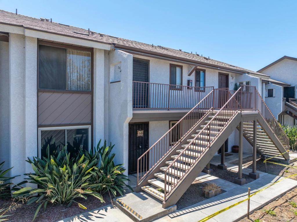 1677 Melrose Ave. - Photo 1