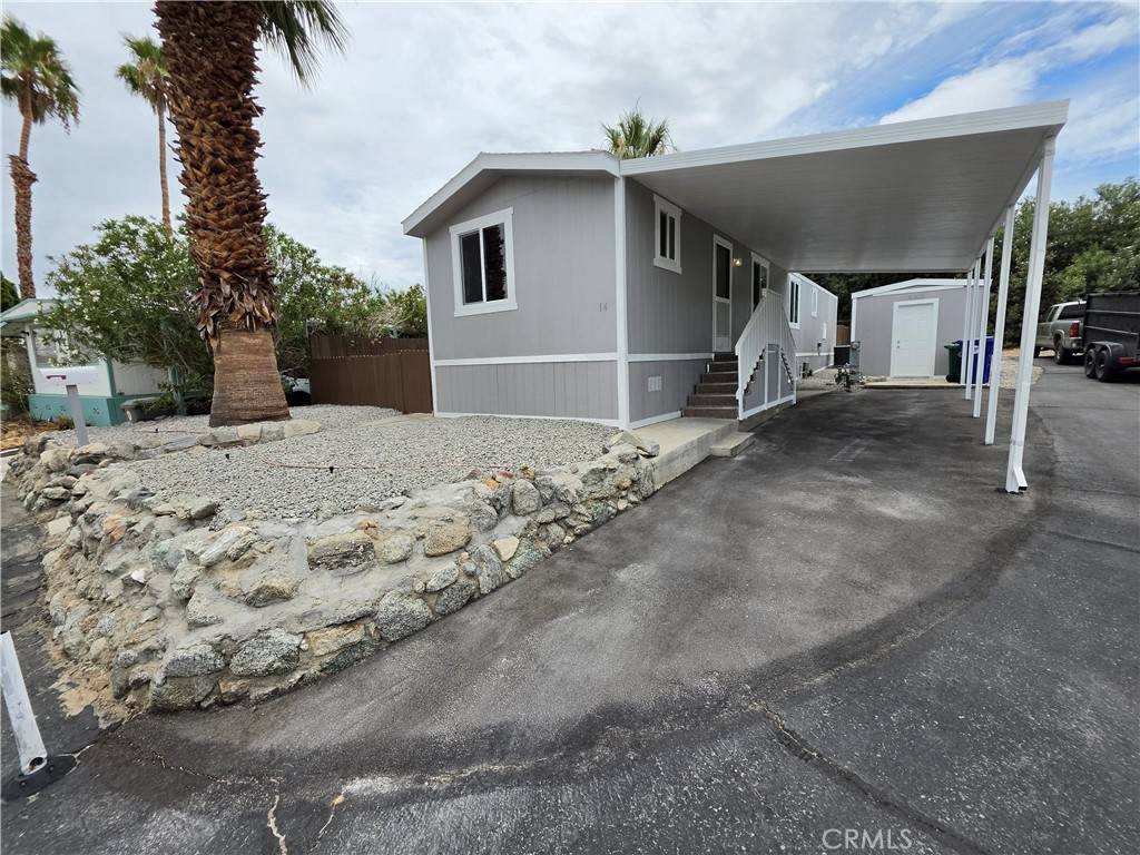 14 Yucca Lane - Photo 1