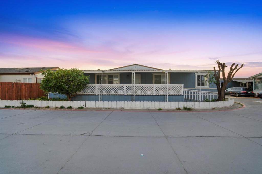 174 Redwood Drive - Photo 1