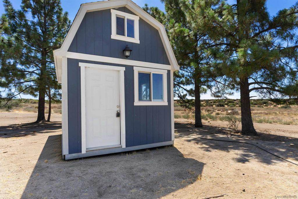 28391 Skyway Dr - Photo 1