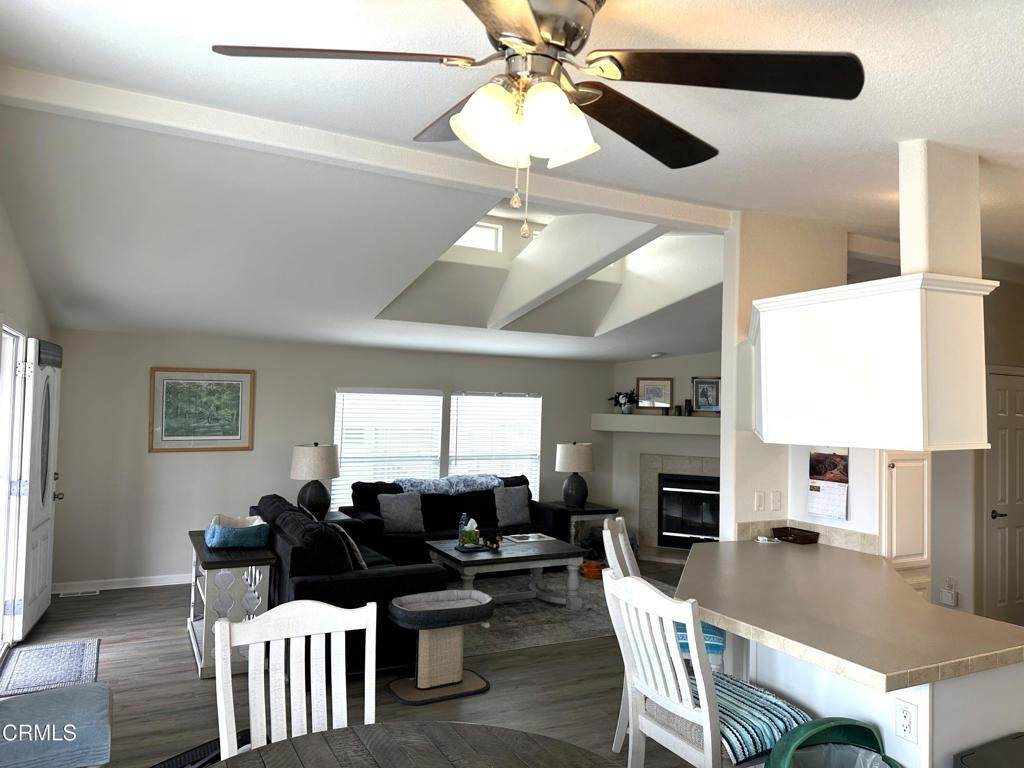 https://bt-photos.global.ssl.fastly.net/socal/orig_boomver_1_447912811-2.jpg
