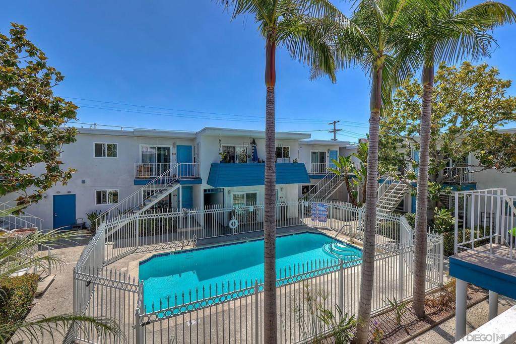 4747 Hamilton - Photo 1
