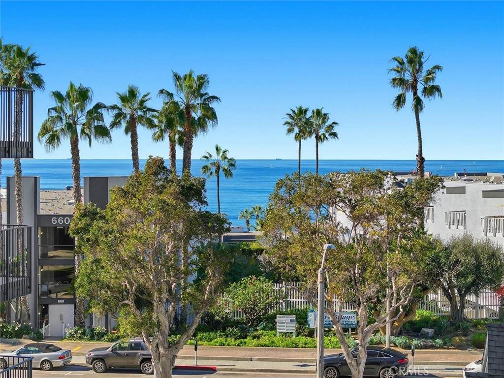 208 Catalina Avenue - Photo 1