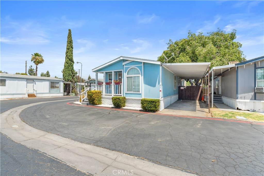 25293 Redlands - Photo 1