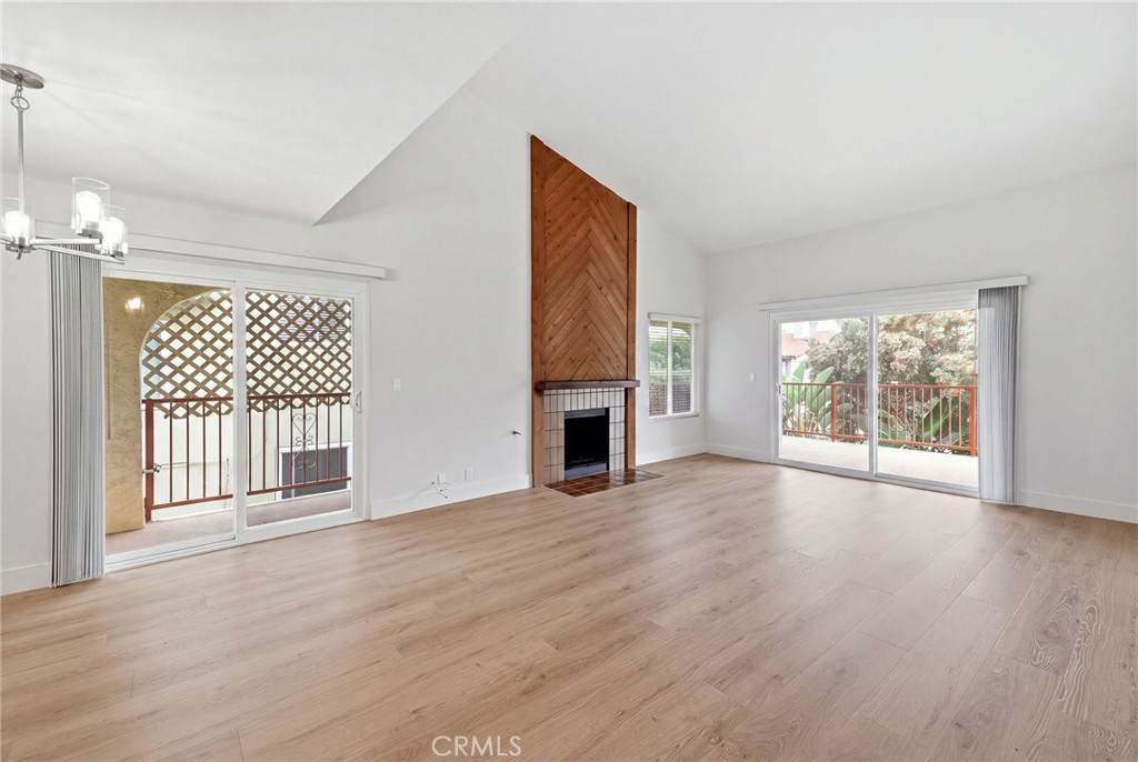413 Avenue G - Photo 1