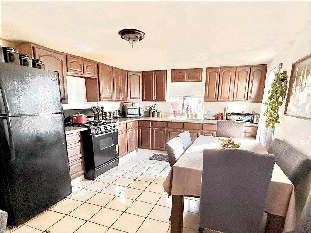 2250 Darby - Photo 1